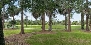 Beautifully furnished 2BR/2BA first-floor condo Gallery 33