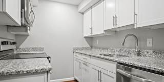 Welcome to Jackson Oak! This stunning 3-level townhome is now available for rent and offers the perfect blend of modern luxury and comfortable living. Gallery 10