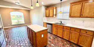 3 Bed, 2 Bath Home with Large Backyard in Fairmont Subdivision 3 Bed, 2 Bath Home with Large Backyard in Fairmont Subdivision Gallery 12