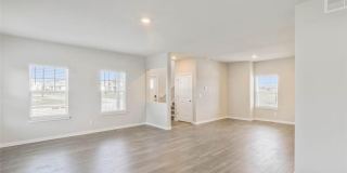 Spacious & Stylish 4-Bedroom Home in Prairie Trail | 2416 SW Plaza Pkwy, Ankeny Gallery 8