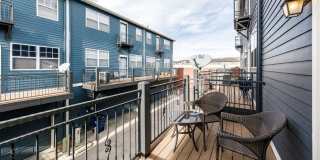 Fully Furnished Downtown 2 Bed, 4 Bath Executive Townhouse Gallery 47