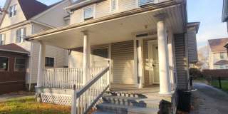 Charming 3-Bedroom Property in Prime Location Gallery 1