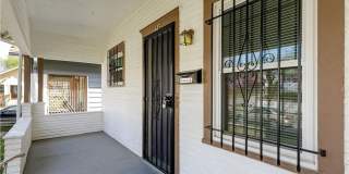 Charming Renovated 2 Bedroom Bungalow Gallery 5