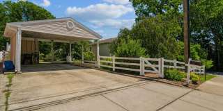 Cozy 3BE/2.5BA Colonial in Takoma Park with screened porch! Gallery 9