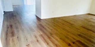 Gorgeous Remodeled Spacious 4 bedroom Gallery 6
