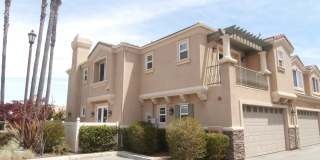 3 Bedroom and 2 and Half Bathroom End Unit Condo with Air Conditioning Gallery 1