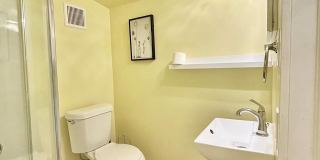 1216 E Chelsea St Unit B Gallery 8