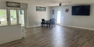 Beautiful 2/2 with dock and boat access Gallery 23