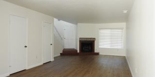 Lovely 2 bedroom townhouse Gallery 8