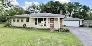 Charming 3-Bedroom Ranch with In-Ground Pool & Large Fenced Yard Gallery 1