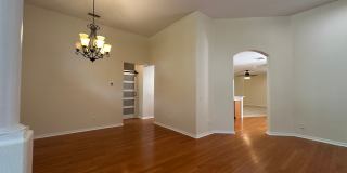 Stunning 5 Bedroom Home with Screened Pool & 3-Car Garage Gallery 4
