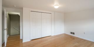 Four Bed Bella Vista Townhome Gallery 20