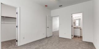 1835 W Poplar Gallery 23