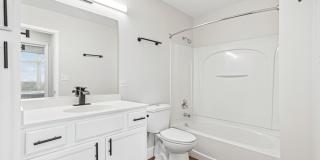 The Landing at Town Center Gallery 16