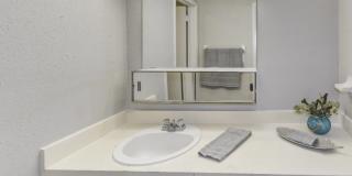 The Onyx at 3211 Gallery 43