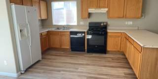 Beautiful 4 Bedroom 2.5 Bath home in the Vista Del Norte Subdivision Gallery 5