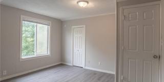 1125 Margaret Street Gallery 9