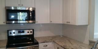 Completely Renovated 3rd Floor condominium with panoramic views GARAGE INCLUDED! Gallery 20