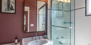 MODERN ARCHITECTURE W/ BEACH CHARM: BRIGHT & AIRY, 4BR3BA, 2-STORY HOME W/ OPEN & BRIGHT LIVING SPACE & LARGE YARD W/ DECK & JACUZZI LESS THAN A BLOCK TO LMU, CLOSE TO PARK, SHOPPING, LAX & 10 MINS TO BEACH! Gallery 18