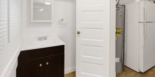 4 Bedroom, 1 Bathroom Home in the York Neighborhood for Rent! Gallery 28