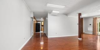 222 APPLE BLOSSOM Court Gallery 34