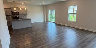 4 Bedroom Dog Friendly Home For Rent Near Post! Gallery 9