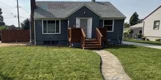 3 bed, 2 bath Single Family! Charming single-family home on a corner lot! Gallery 1