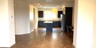 3 Bed/3 Bath Newer Townhome in Desirable Ardenwood Neighborhood Gallery 9