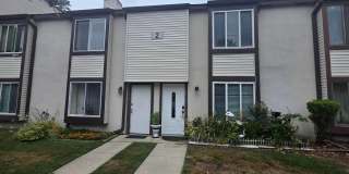 2425 Arbor Ct Gallery 1