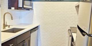 Beautiful Studio Condo in Belltown Gallery 6