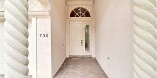 736 SW Pebble Lane Gallery 1