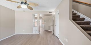 2Bed/1.5Bath Townhome at 15th Ave/Camelback! Ready for Immediate Move-In! Gallery 7