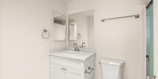 Renovated 2bed x 2.5bath Townhouse with Private Patio & 2-Car Garage Gallery 23