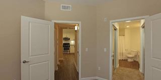 Senior Housing - Monaco Apartments Gallery 57