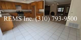 Large 4 Bedroom Single-Family Home with Pool & 2-Car Garage Gallery 8