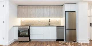 128 Montrose Avenue 128 Montrose Avenue Gallery 1