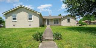 Updated Nashville Ranch for Rent! Gallery 1