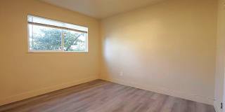 Coming Soon - 2 bedroom, 1 bath with laminating flooring Gallery 3