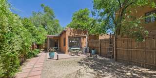 Fully Furnished 1 Bedroom Condo Gallery 23