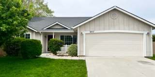 Beautiful single level home in Meridian with Community Pool!! Gallery 1