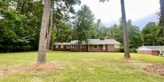 Large 4 Bedroom/ 3 Bathroom House for Rent in Brandon 042! Gallery 1