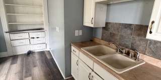 1 bedroom 1 bath apartment close to downtown Gallery 7
