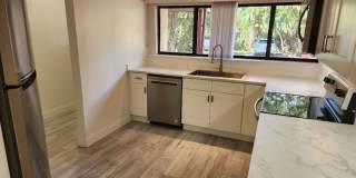 TOWNHOME IN QUIET NEIGHBORHOOD Gallery 1