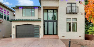 Exquisite Custom-Built 6 Bedroom 5.5 Bath House in Kent Gallery 1