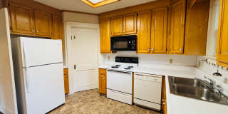 3 Bedroom 1.5 Duplex Gallery 10