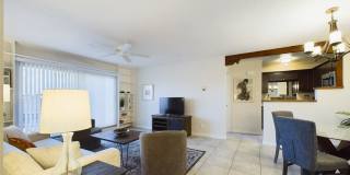 Gorgeous Ground Level Condo at Los Arroyos across from Hospital Gallery 1