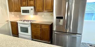 2-Bedroom, 1-Bathroom Unit Available in Multiplex Near Downtown Hillsboro - ALL UTILITIES INCLUDED Gallery 1