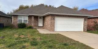 Great 3 bed 2 bath home in SE Springfield Gallery 1