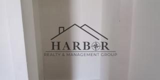 Modern Minimalism: Efficient 1-BR in a Top-Tier Location Modern Minimalism: Efficient 1-BR in a Top-Tier Location Gallery 5