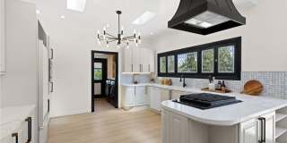 6016 N Woodlake Avenue Gallery 8